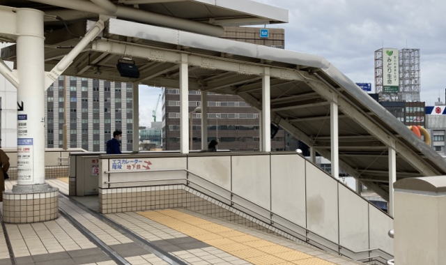日本和装 上野駅前教室 アクセス 上野駅 歩道橋 2階へ